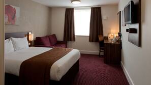 Iron/ironing board, free WiFi, linens