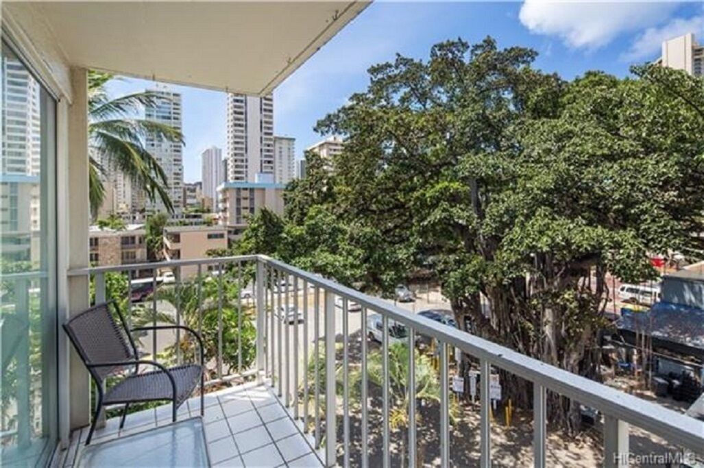 2 Bedroom Condo In Honolulu Waikiki Expedia Vacation Rentals