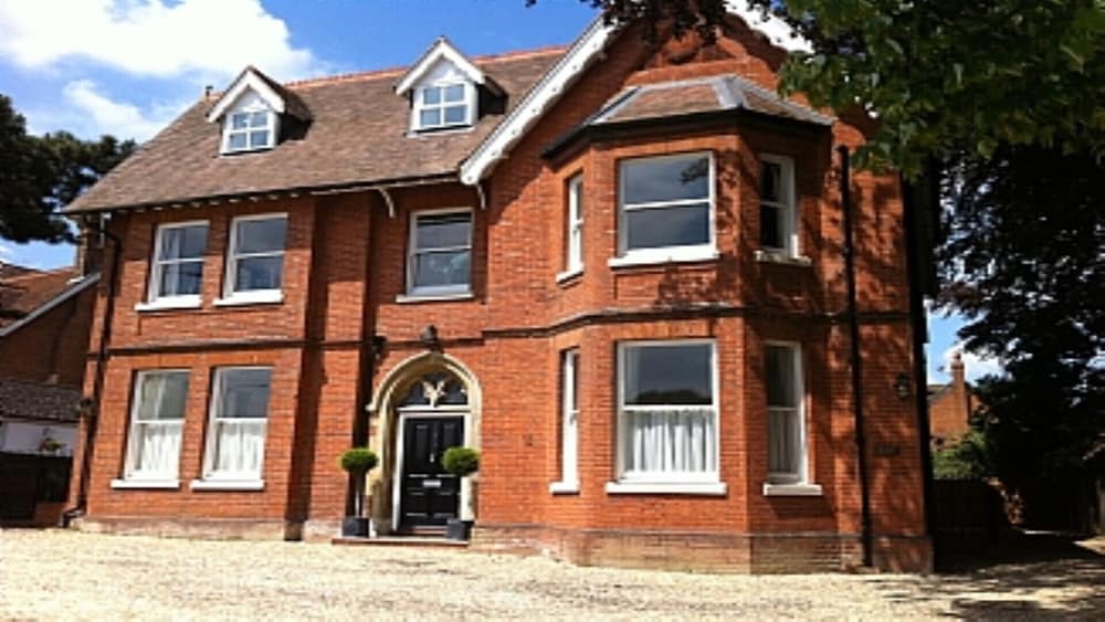 1 The Gables Victorian Character Apartments In This Beautiful City