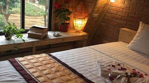 Minibar, desk, free WiFi, linens
