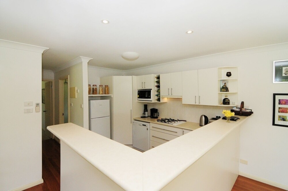 The Stables Tapitallee Lodges Deals & Reviews (Tapitallee, AUS) Wotif