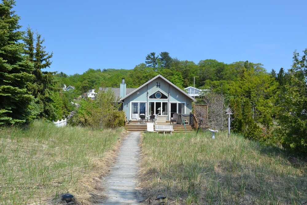 Lake Michigan Low Bluff Vacation Beach Home Between Silver & Stony