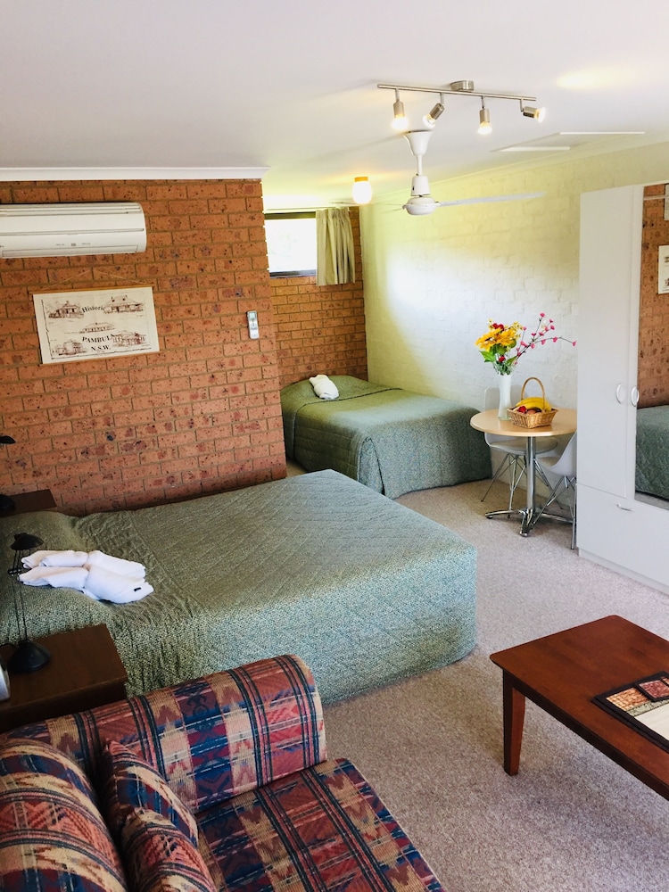 Room, Colonial Motor Inn Pambula