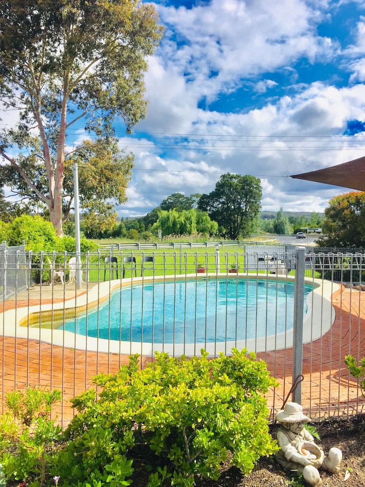 Exterior, Colonial Motor Inn Pambula