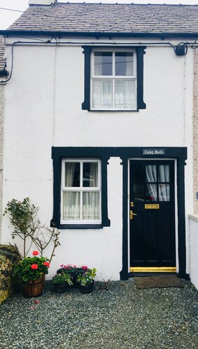 Newborough Beach Cottage Anglesey North Wales In Llanfairpwll