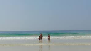 Beach nearby, white sand, free beach shuttle, beach cabanas
