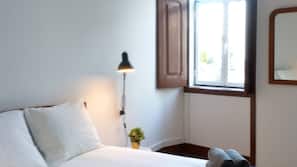 3 bedrooms, hypo-allergenic bedding, minibar, iron/ironing board