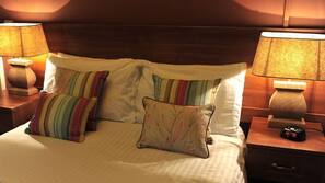 Iron/ironing board, free WiFi, linens