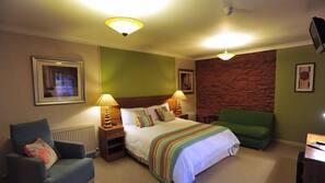 Iron/ironing board, free WiFi, linens