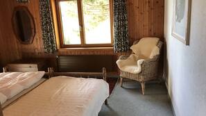 Desk, laptop workspace, free WiFi, linens