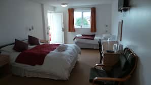 Iron/ironing board, free WiFi, linens, wheelchair access