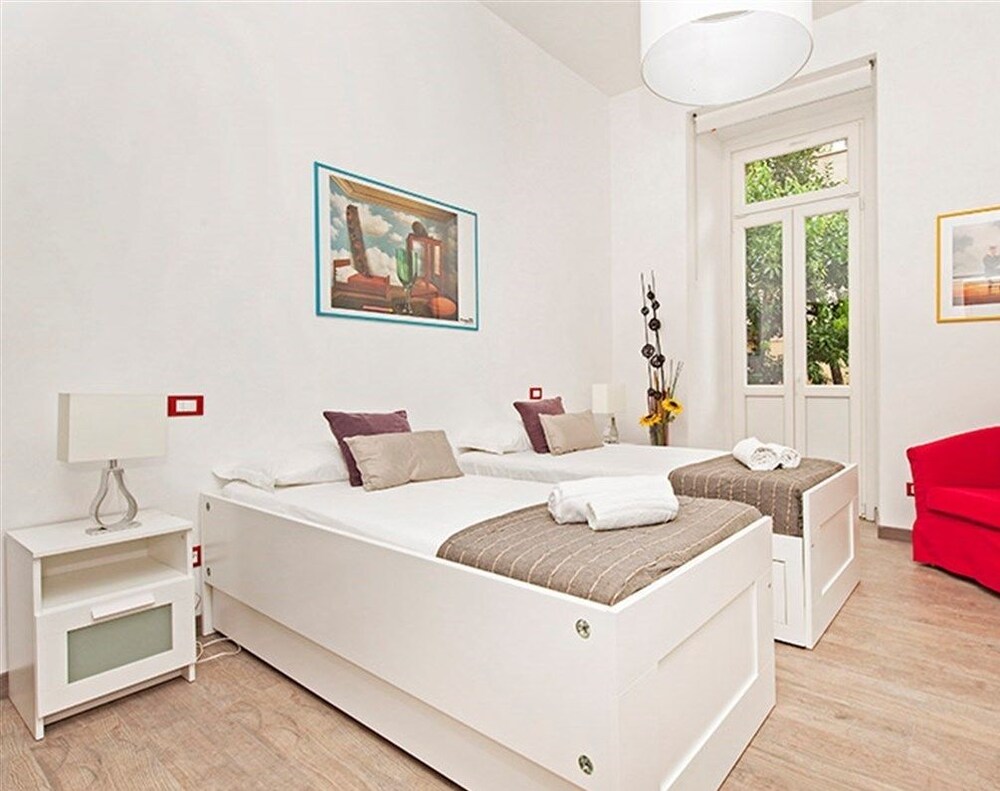 Excellent 2 Bedroom City Apartment In Rome In Rome Hotel