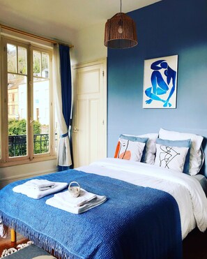 Basic Double Room, 1 Double Bed (Mésange - chambre 1) | Individually decorated, individually furnished, desk, free WiFi
