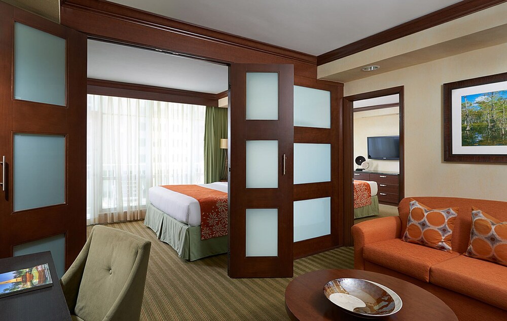 On The Beach - 2-Bedroom Resort Suite