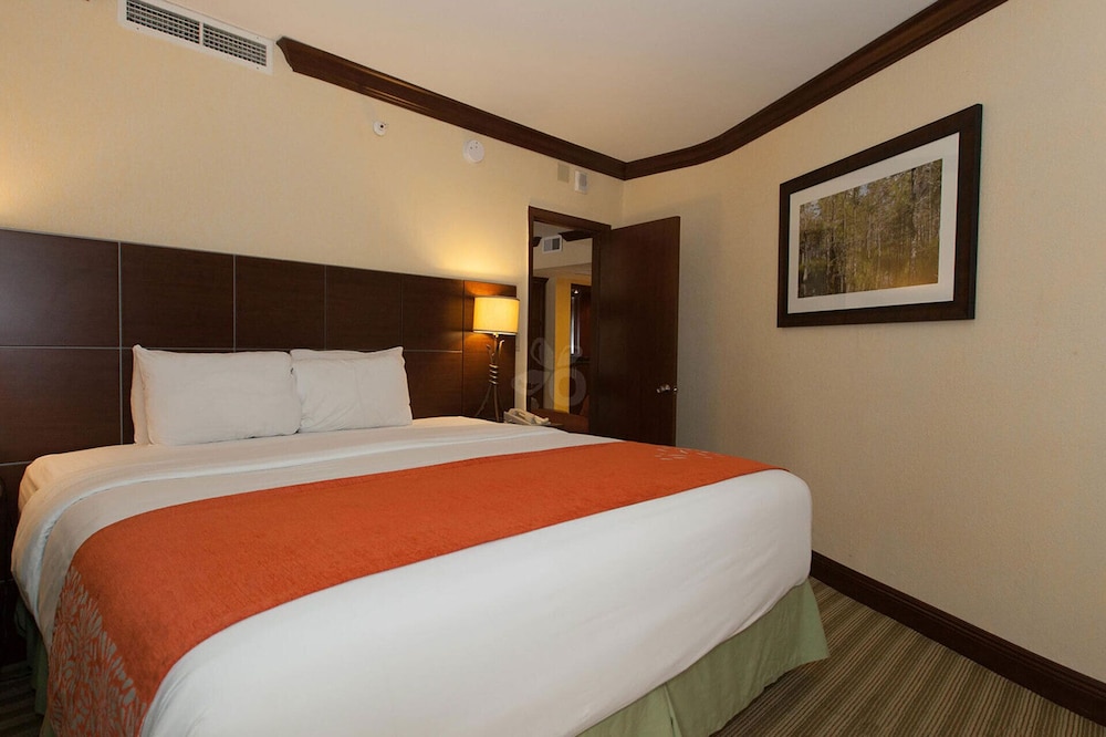 On The Beach - 2-Bedroom Resort Suite