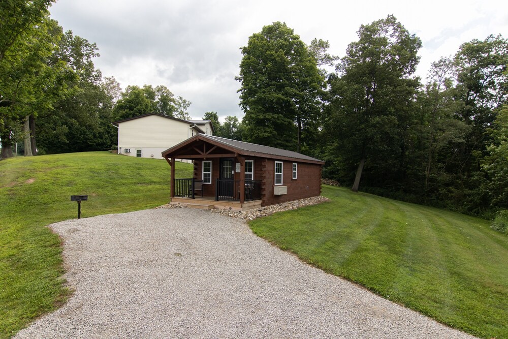 The Cayo Cabin, Millersburg Ohio in Millersburg Best Rates & Deals on