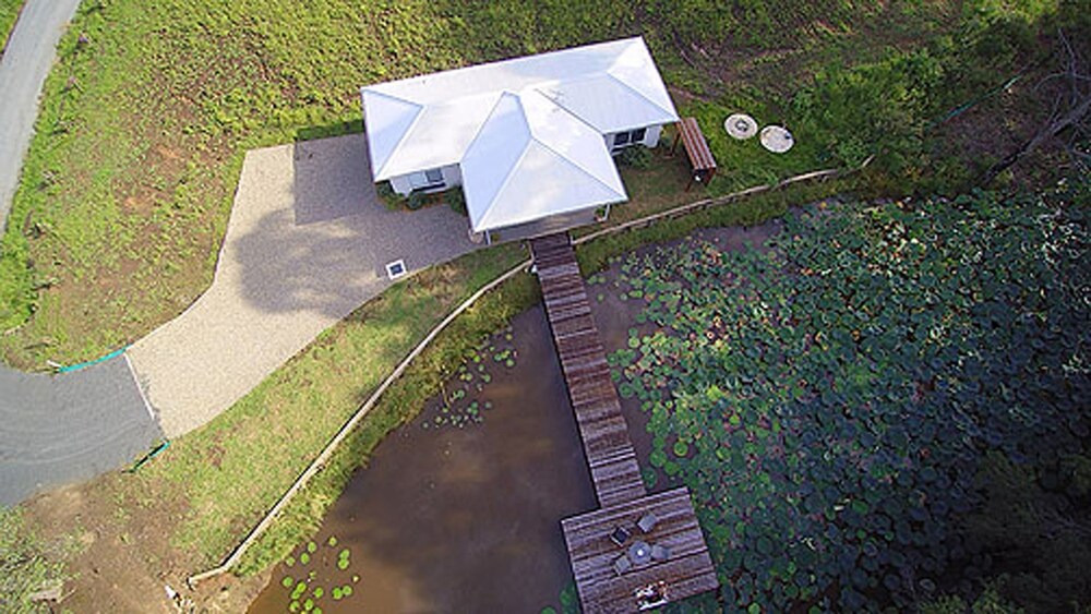 Visiting Bundanon? Stay at Heron's Rest Tapitallee Lodges Deals