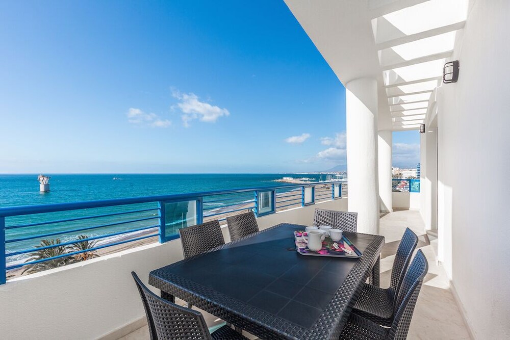 Sunrise Suitable With Panoramic Sea Views Edif Banana