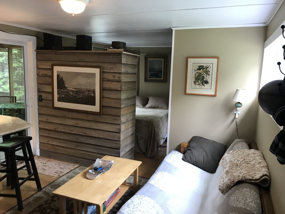 Warm And Cozy Cottage On Beautiful Lake Champlain In Bridport
