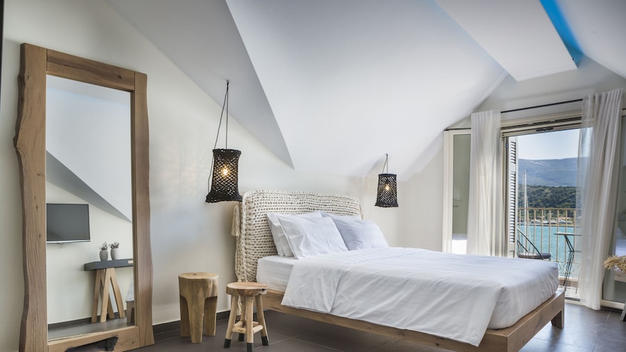 Argostoli Marina Suites