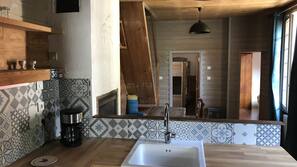 Fridge, microwave, oven, hob