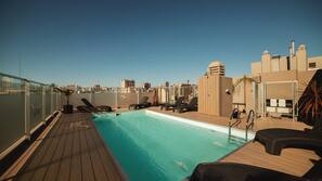 Piscina externa sazonal