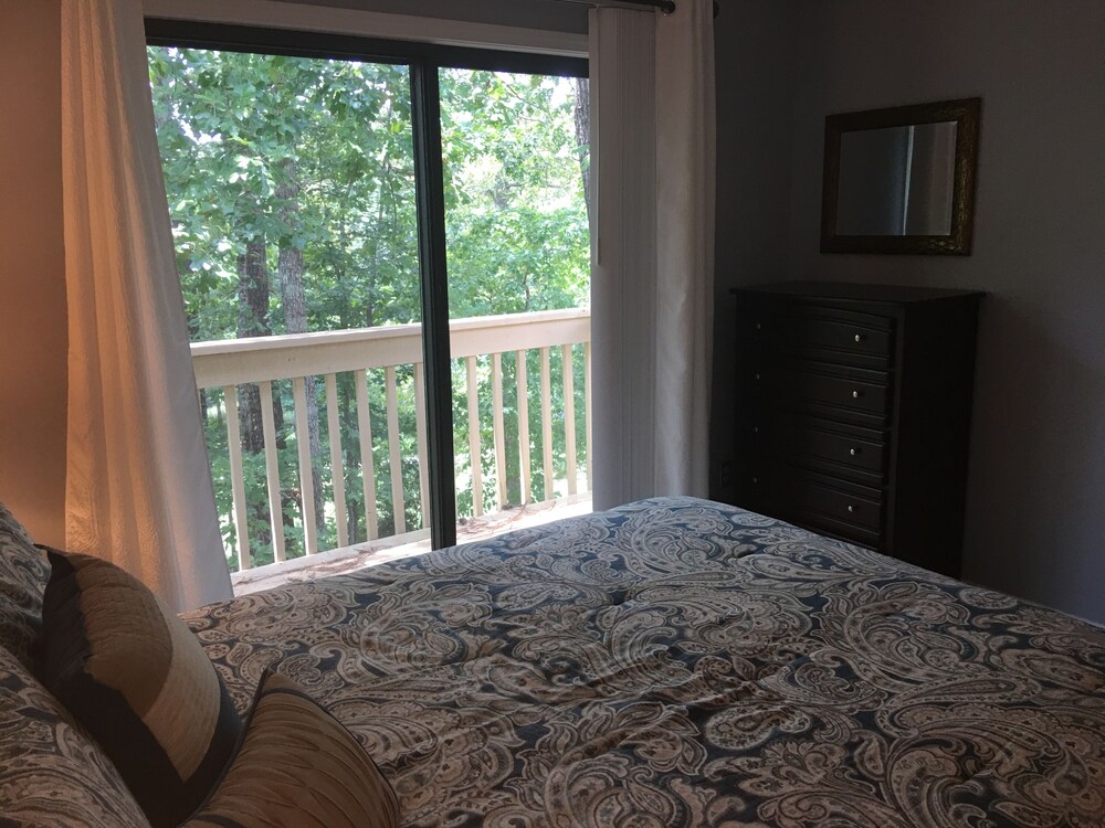 Keowee Key Townhome 3 With a View of Golf Course plus Amenities, Salem Room Prices & Reviews