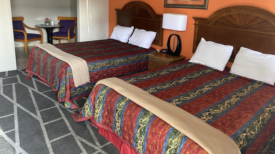 Motel 8 Plus