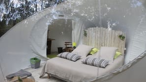 Décoration personnalisée, ameublement personnalisé, draps fournis