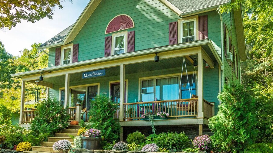 Moonshadow Bed and Breakfast