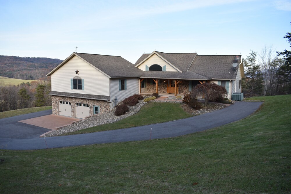 Amazing Mountain Retreat Minutes From Penn State/beaver Stadium in State College, United States