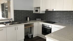 Fridge, microwave, coffee/tea maker, electric kettle
