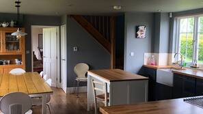 Fridge, microwave, oven, hob