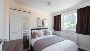 4 bedrooms, iron/ironing board, free WiFi, linens