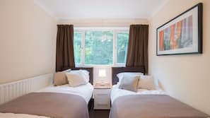 4 bedrooms, iron/ironing board, free WiFi, linens