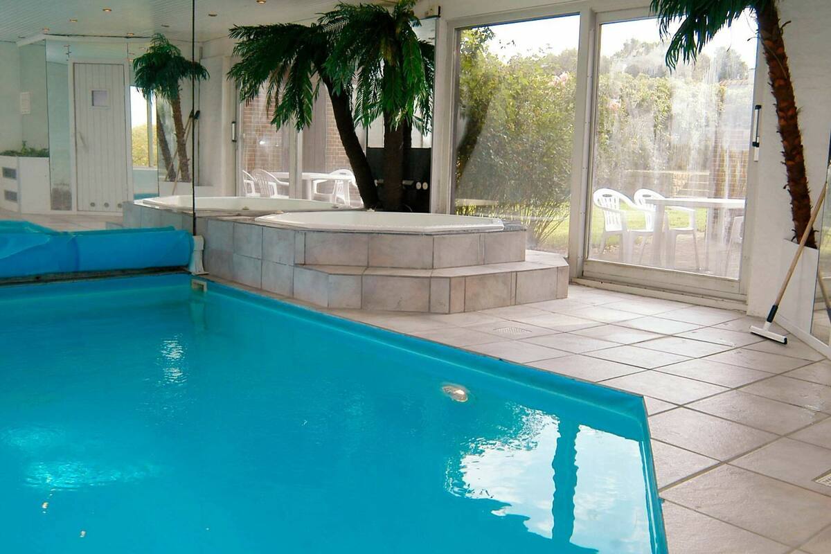 Spacious Holiday Home In Asperup Denmark With Pool Middelfart Hotelbewertungen Expedia De