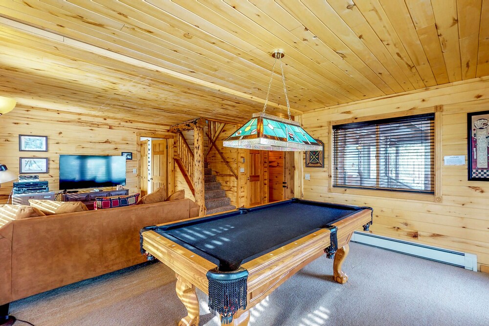Cabin With Private Hot Tub Lake And Mountain Views Large Deck