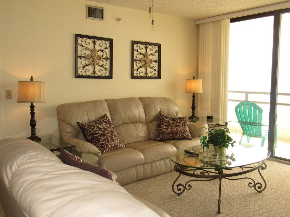 1005 Seychelles 2 Bedroom 2 Bath Oceanfront Condo In