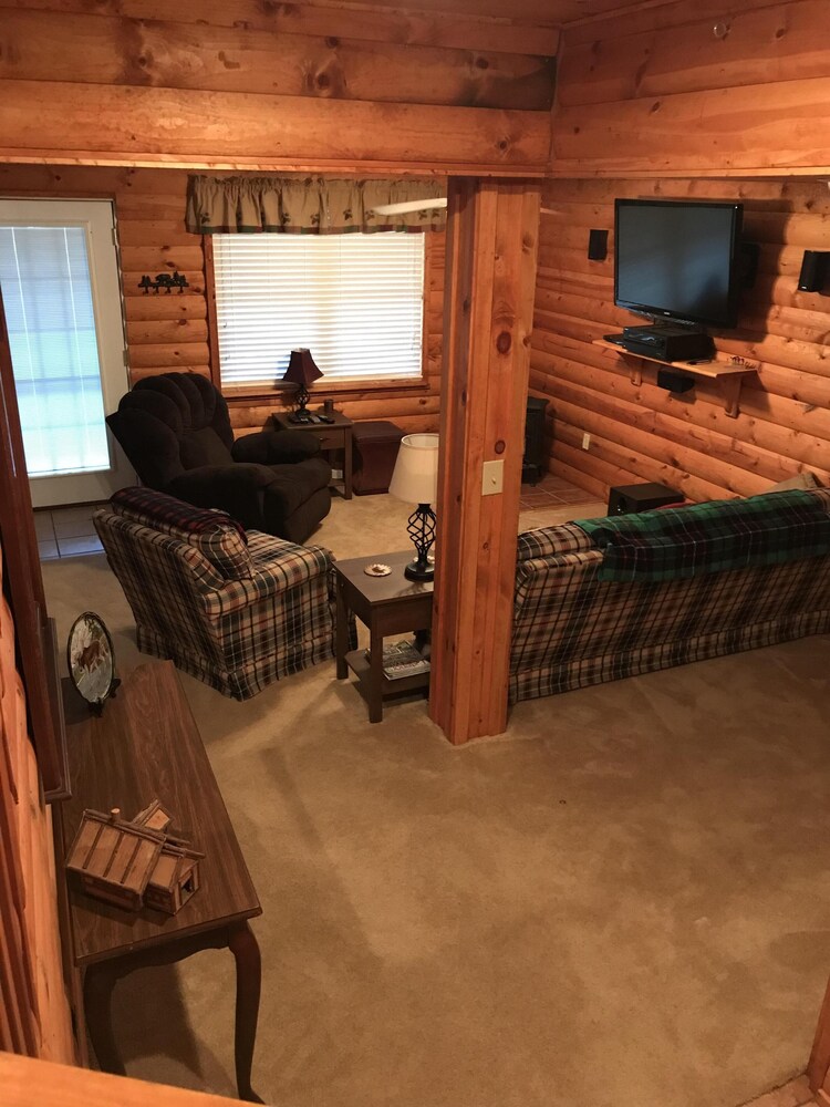 Private Cabin Getaway- Long Range Mountain View’s!