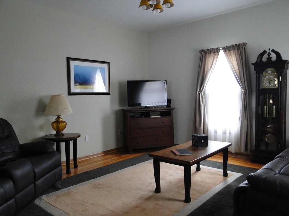 Victorian House Loup town Nebraska in Loup City Best Rates & Deals on