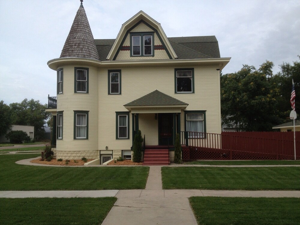 Victorian House Loup town Nebraska in Loup City Best Rates & Deals on