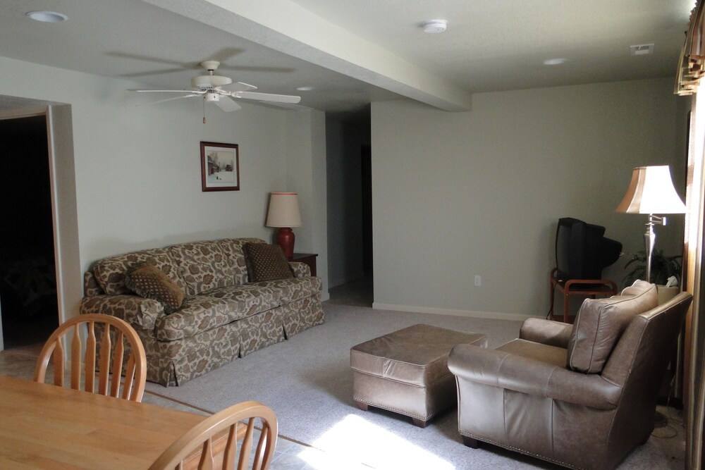 Victorian House Loup town Nebraska in Loup City Best Rates & Deals on