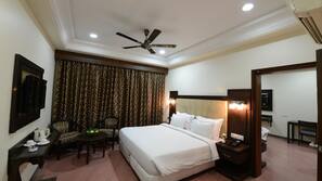 In-room safe, free WiFi