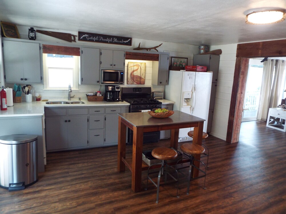 Caney Lake Rentals Overwater Lake House With Panoramic Views of the