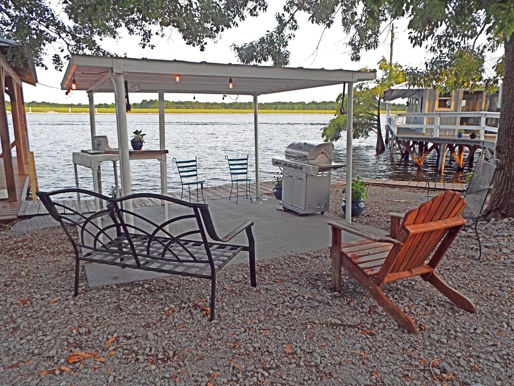 Caney Lake Rentals Overwater Lake House With Panoramic Views of the