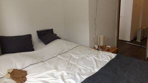 3 chambres, fer et planche à repasser, accès Internet, draps fournis