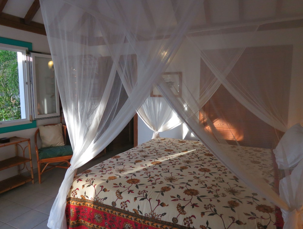 Luxurious Oceanfront Villa with Stunning Views Over Montserrat