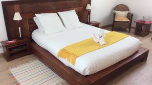 Matelas mémoire de forme, rideaux occultants, chambres insonorisées