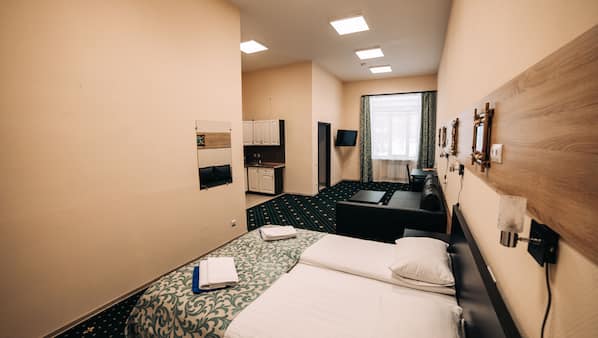 Hypo-allergenic bedding, desk, soundproofing, free WiFi