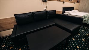 Hypo-allergenic bedding, desk, soundproofing, free WiFi